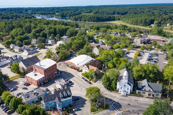 211 York St, York, ME 03909